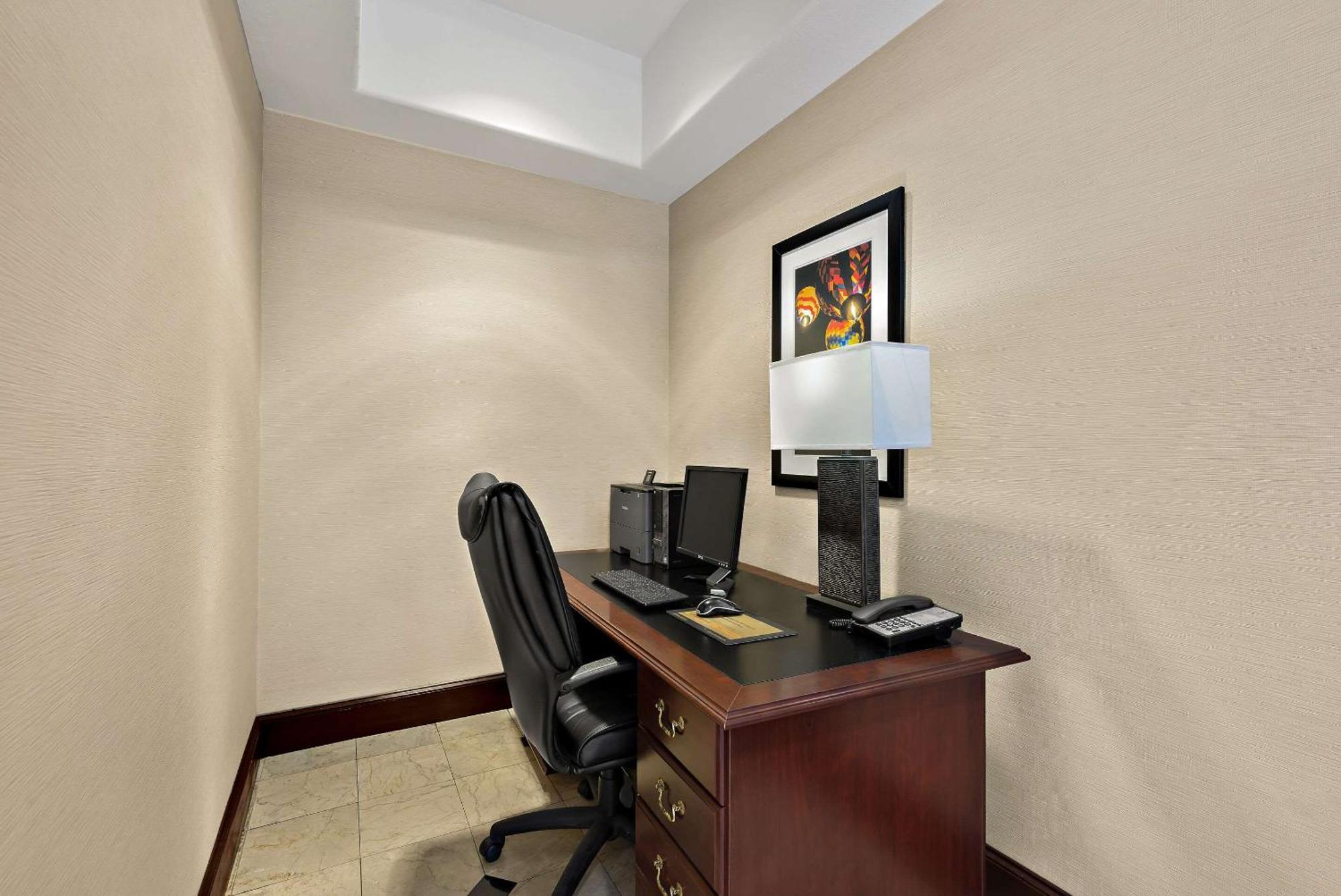 Comfort Inn & Suites Airport Convention Center Reno Luaran gambar