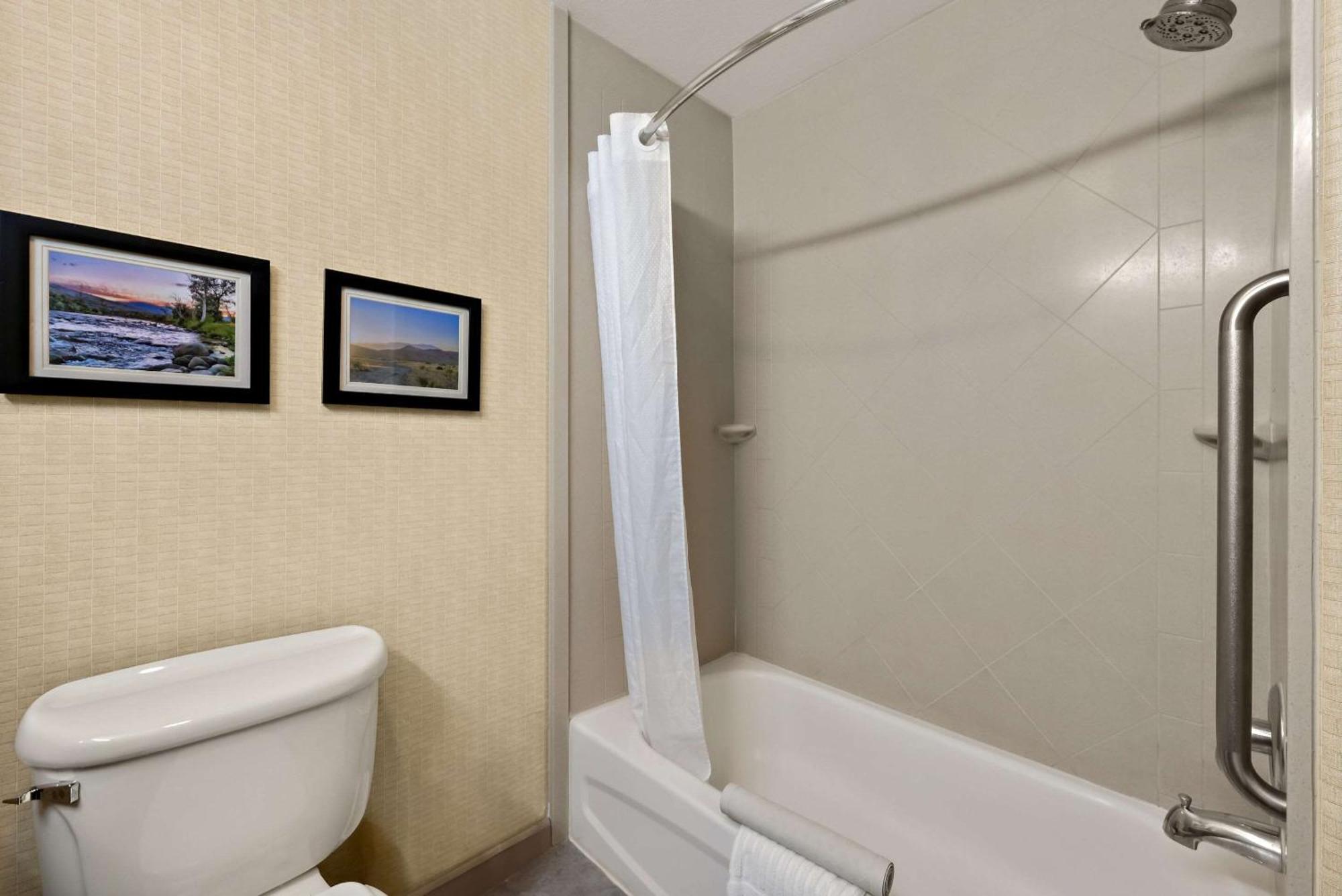 Comfort Inn & Suites Airport Convention Center Reno Luaran gambar
