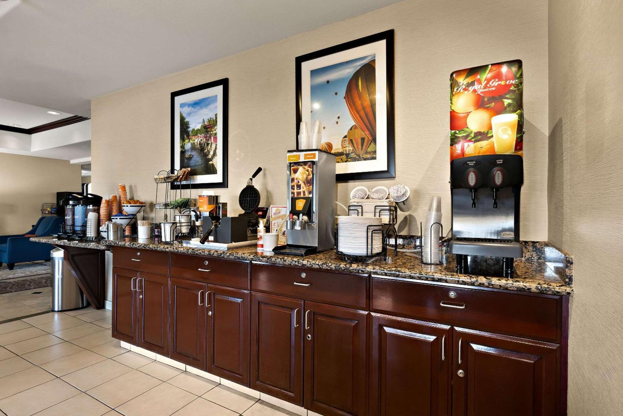 Comfort Inn & Suites Airport Convention Center Reno Luaran gambar