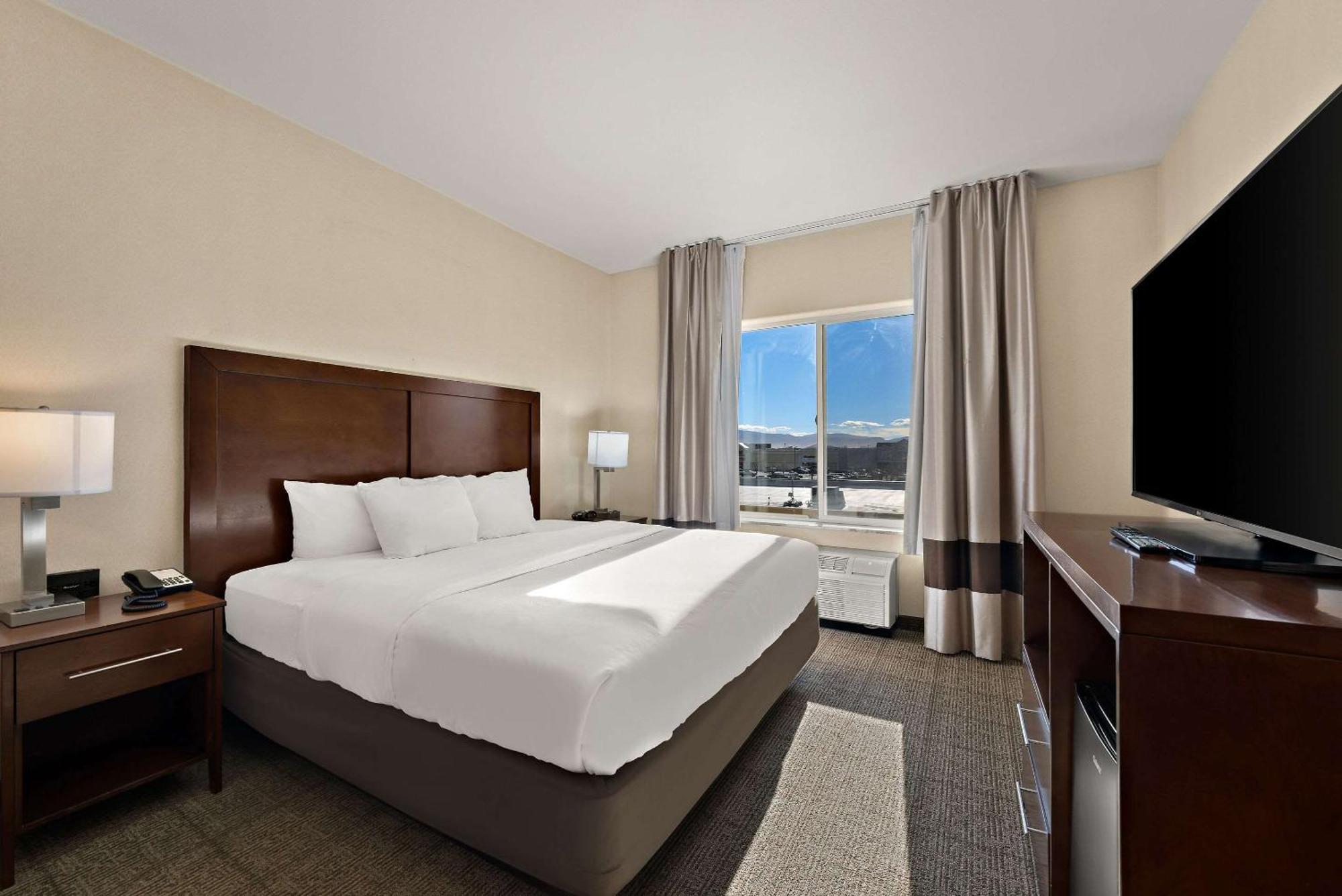 Comfort Inn & Suites Airport Convention Center Reno Luaran gambar