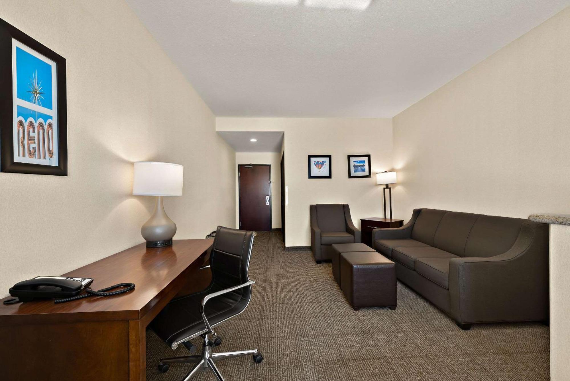 Comfort Inn & Suites Airport Convention Center Reno Luaran gambar