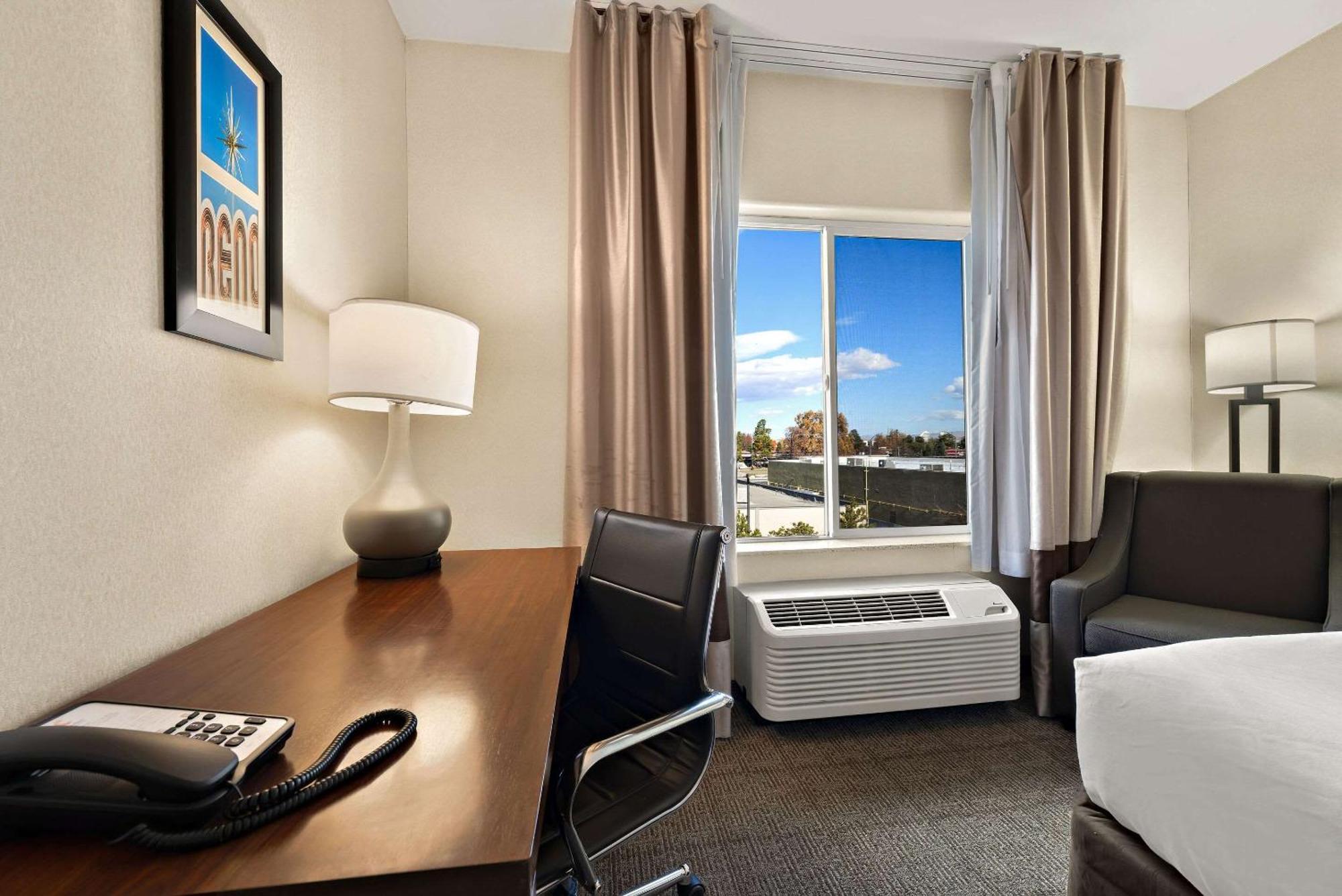 Comfort Inn & Suites Airport Convention Center Reno Luaran gambar